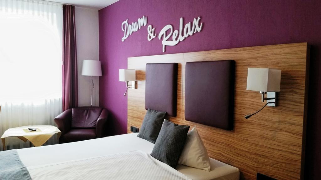 Hotel Prinz Heinrich Эмден Экстерьер фото