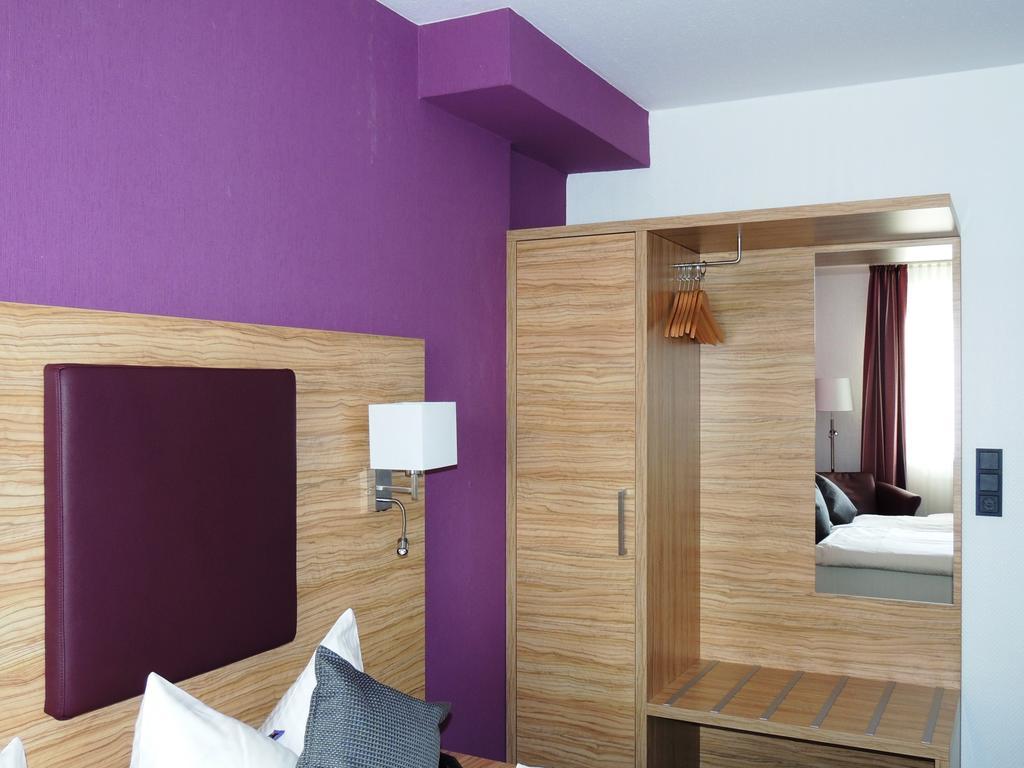Hotel Prinz Heinrich Эмден Экстерьер фото