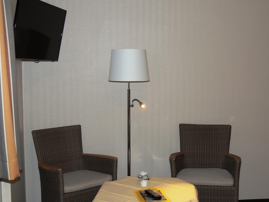 Hotel Prinz Heinrich Эмден Экстерьер фото
