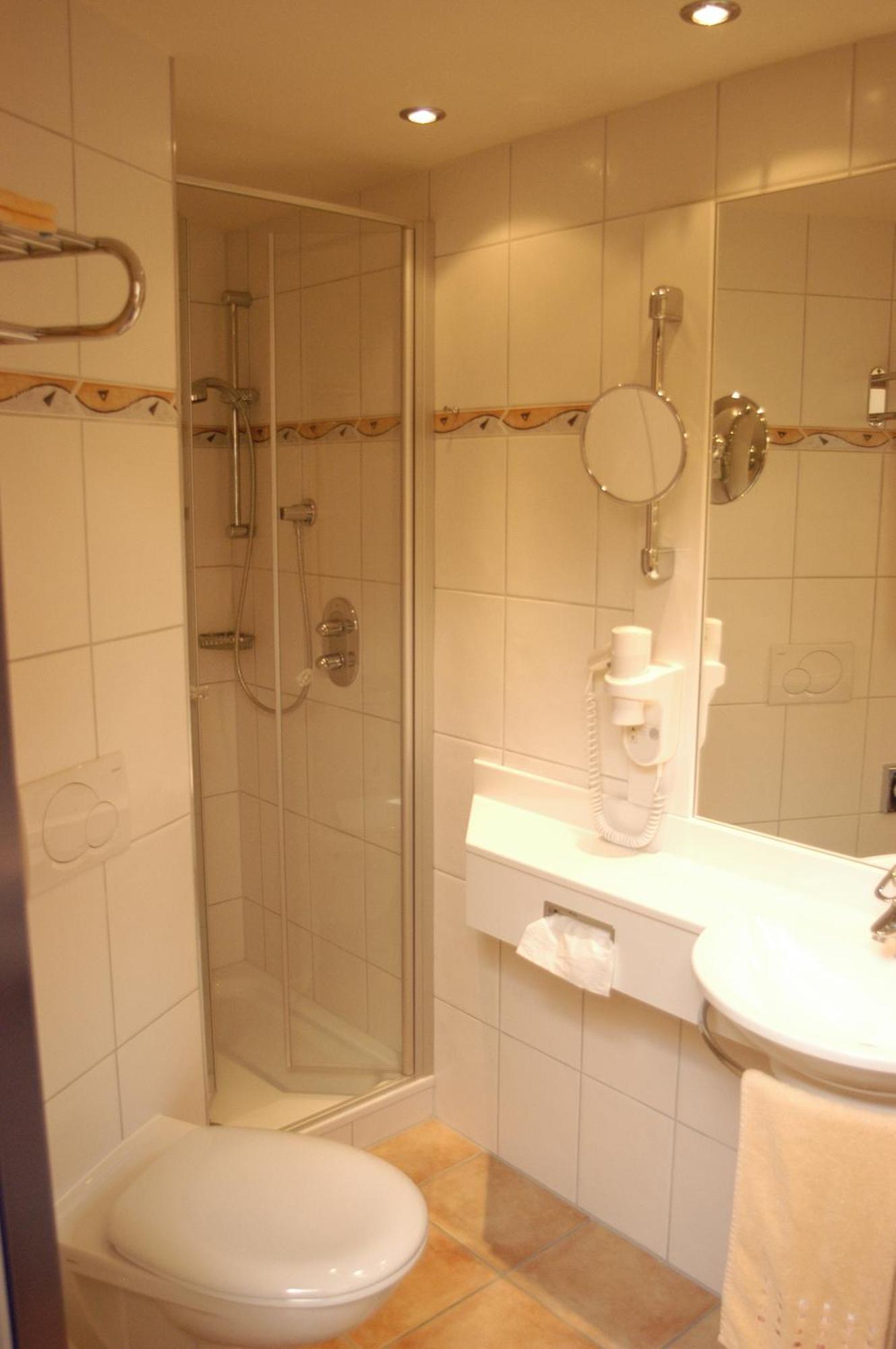 Hotel Prinz Heinrich Эмден Экстерьер фото