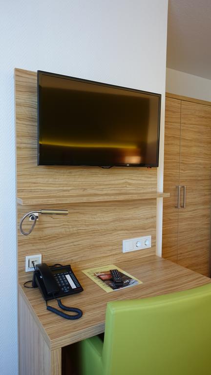 Hotel Prinz Heinrich Эмден Экстерьер фото