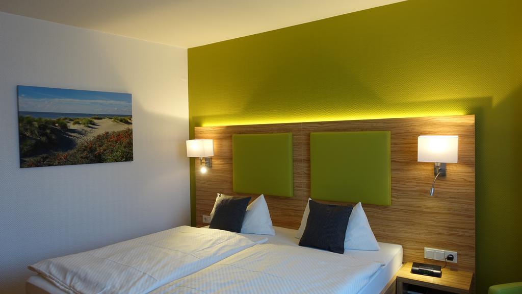 Hotel Prinz Heinrich Эмден Экстерьер фото