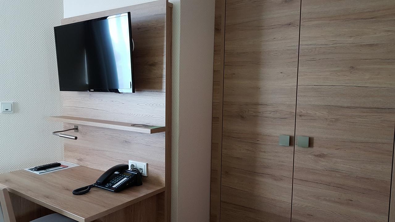 Hotel Prinz Heinrich Эмден Экстерьер фото