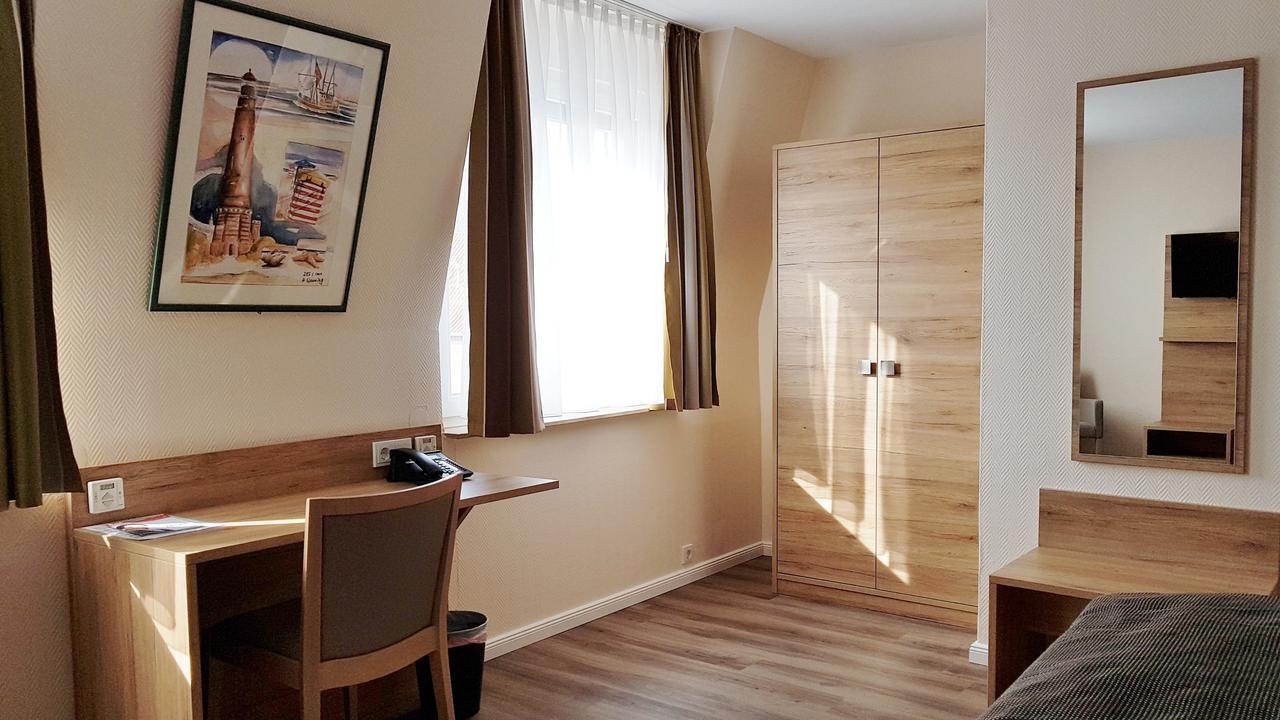 Hotel Prinz Heinrich Эмден Экстерьер фото
