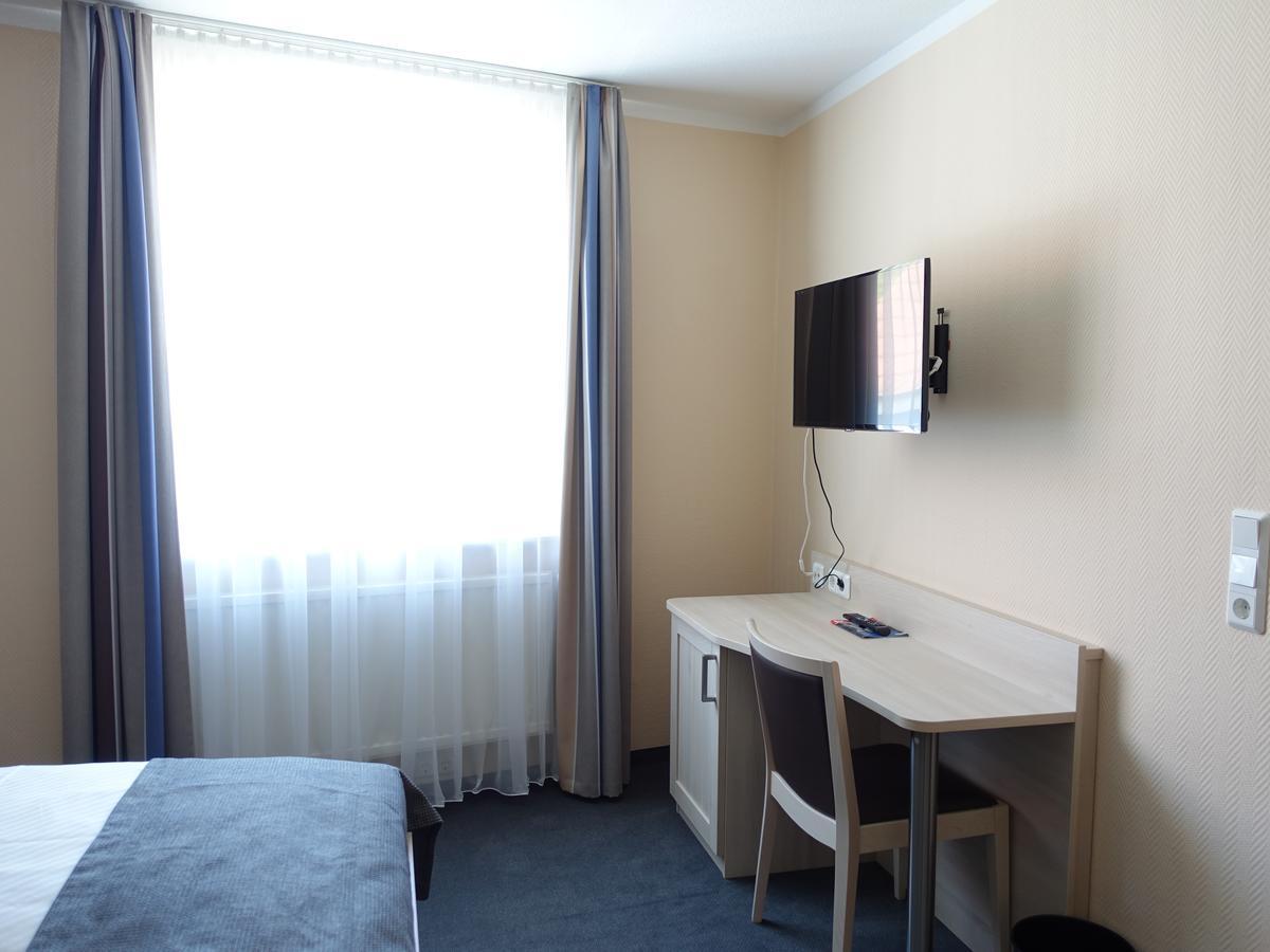 Hotel Prinz Heinrich Эмден Экстерьер фото