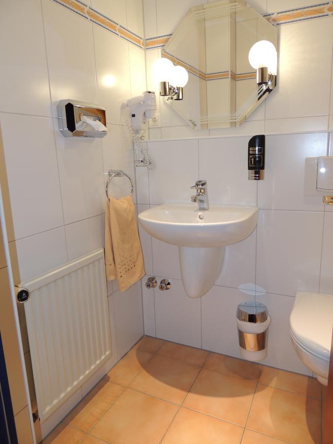 Hotel Prinz Heinrich Эмден Экстерьер фото